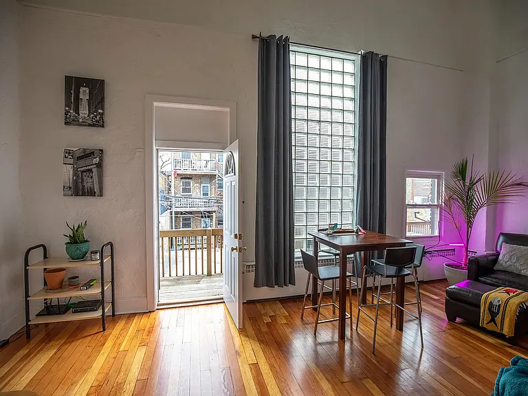2052 N Halsted St #2R — Photo 6
