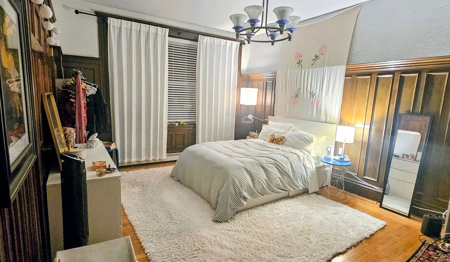Popular Sorority Choice! See YT Tour! Multi Year Stay Preferred near BU! XLRooms. 2 Year Lease Mi... — Photo 1