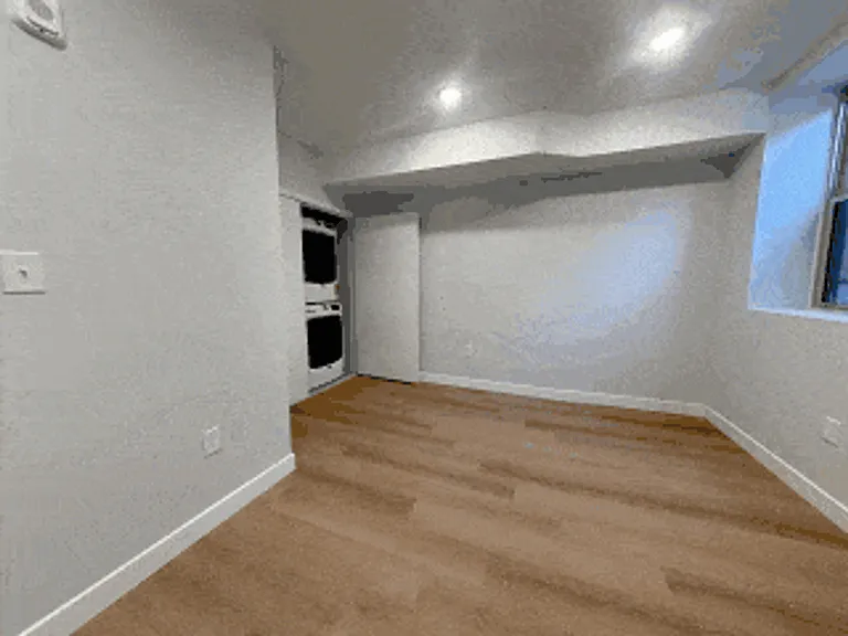 4217 Mantua Ave — Photo 15