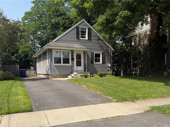 295 Penhurst Rd, Rochester, NY 14610