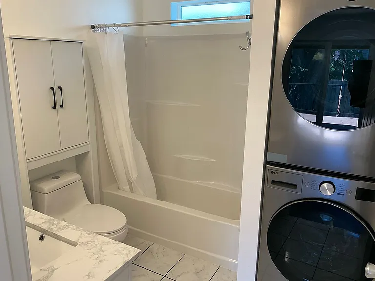 2557 N Arlington Pl #B — Photo 8