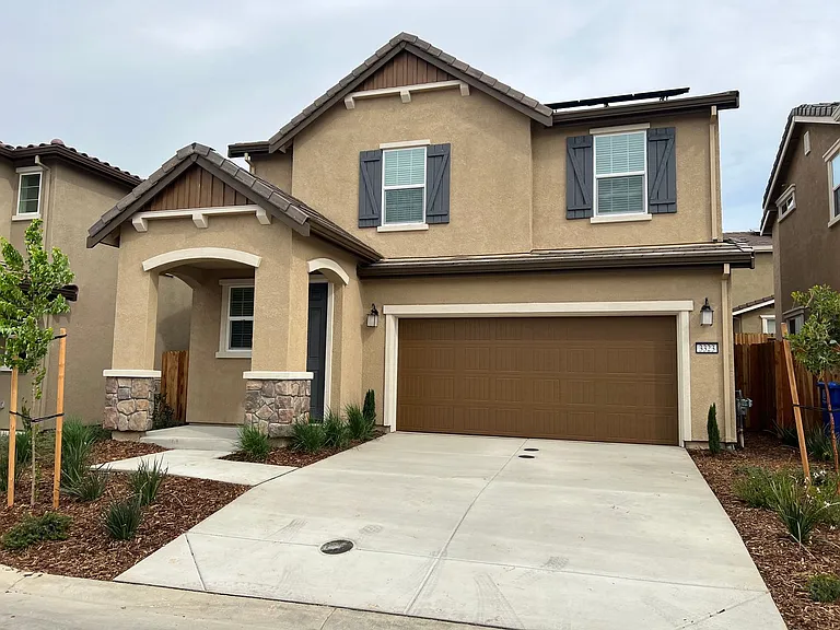 3323 Auburn Leaf Loop — Photo 1
