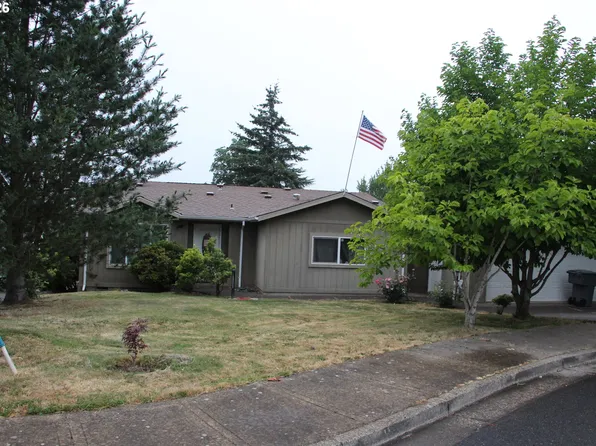 952 N Adams St, Lafayette, OR 97127