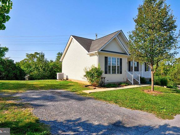 3rd image of 512 Burgess St