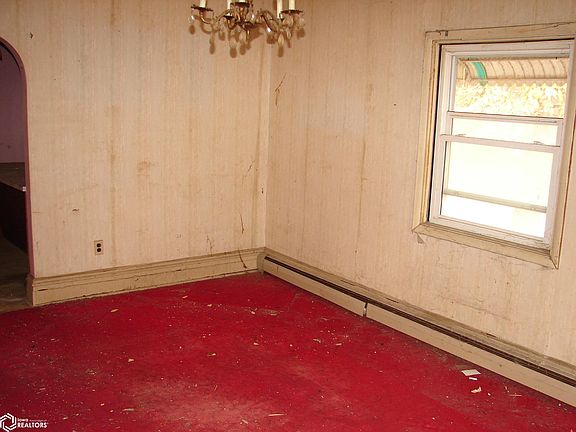 4th image of 407 E Clay St