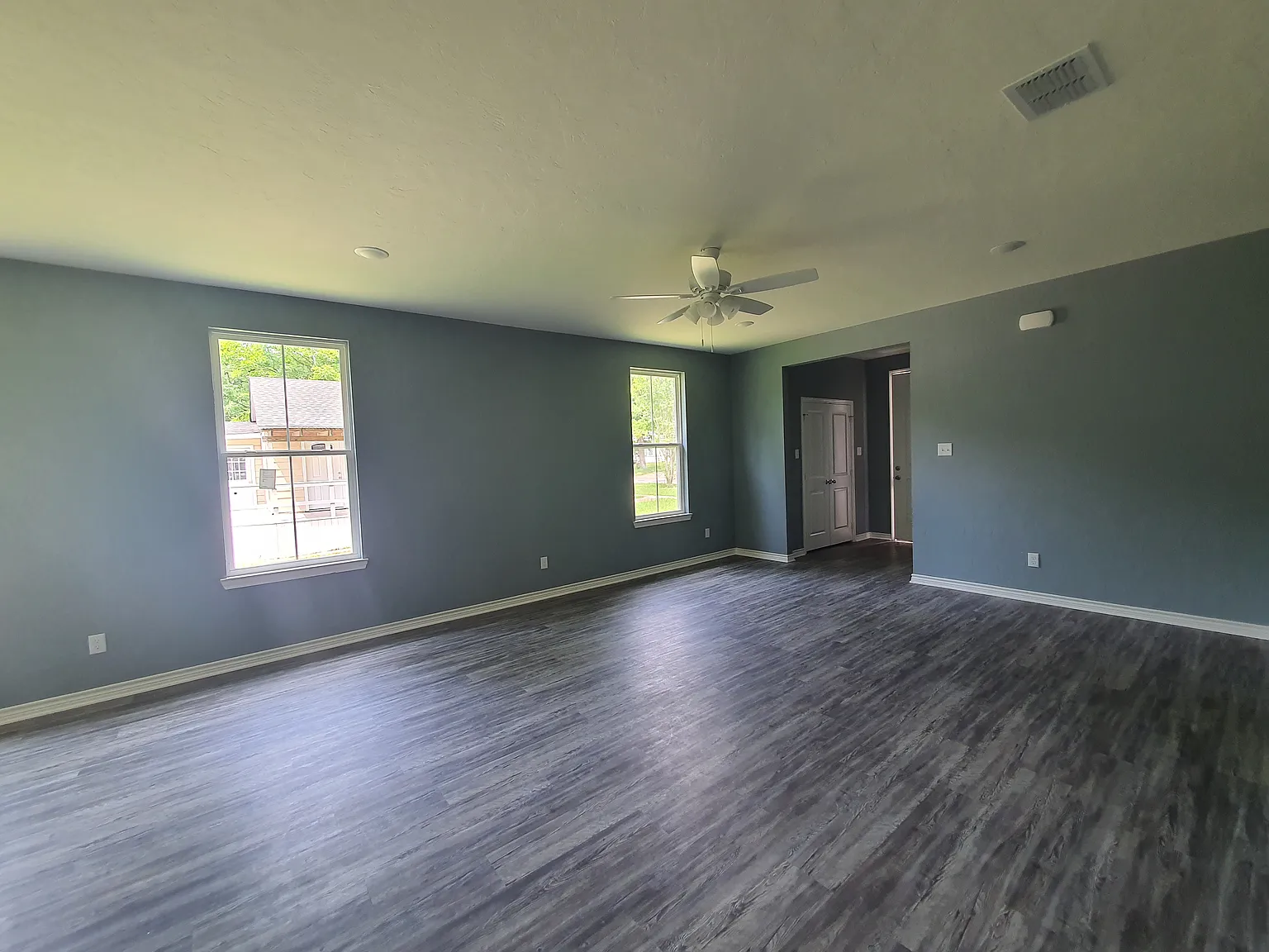 3 bed, $1,995 — Photo 3