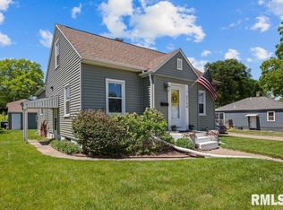 2734 College Ave, Davenport, IA 52803