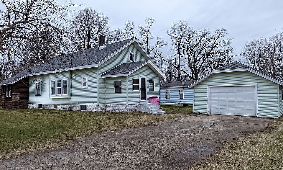 1st image of 414 Illinois St