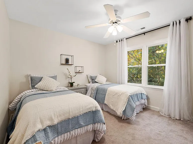 805 S White St — Photo 27