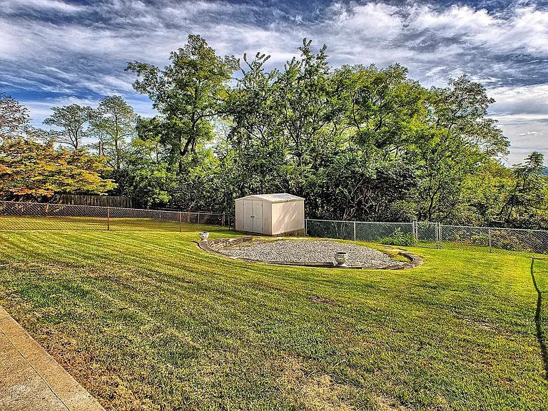1524 Mansion Pl — Photo 24