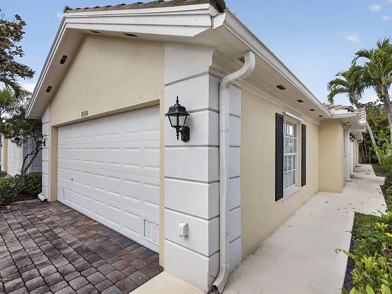 8154 Montserrat Pl — Photo 6