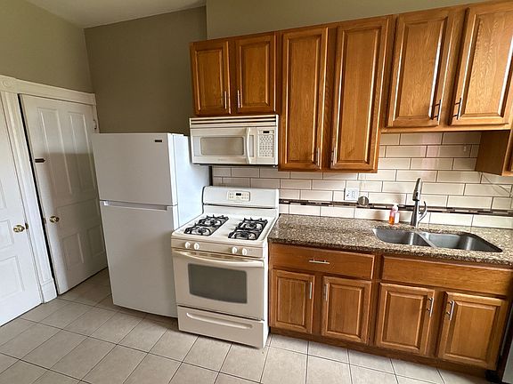 3rd image of 7820 Michigan Ave