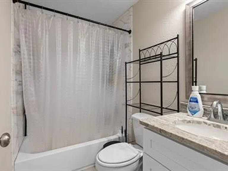 222 Belray Dr — Photo 10
