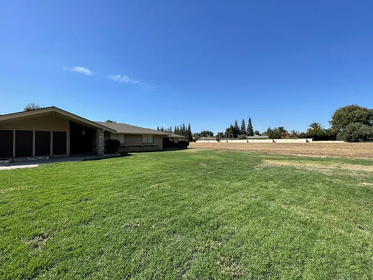 624 N Stearns Rd — Photo 3