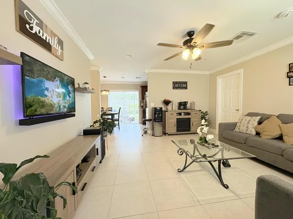 5910 Queen Anne Road, West Palm Beach, FL 33415