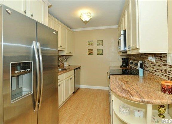 5th image of 38 Richmond Blvd Unit 2A