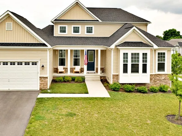 18 Graywood Ln, Charles Town, WV 25414
