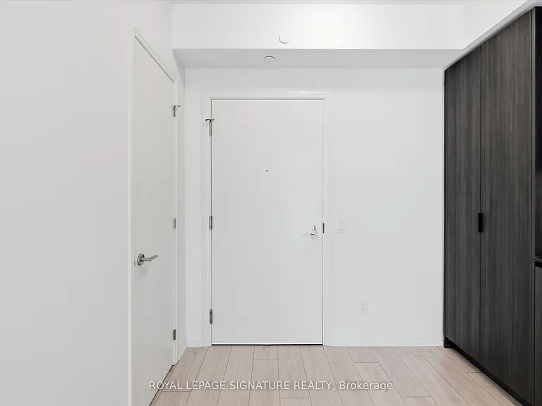 400 King St W #1519 — Photo 2