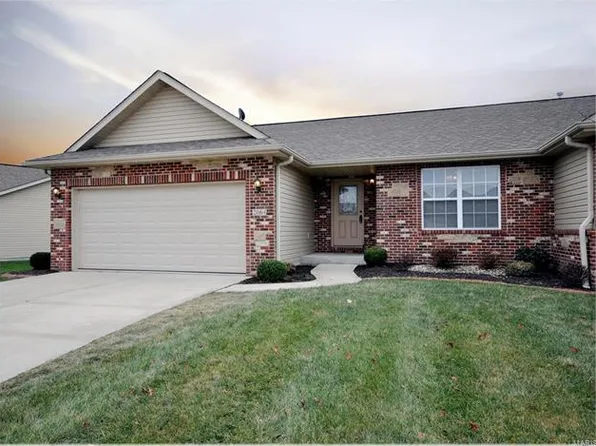 2064 Briarbend Ct, Maryville, IL 62062