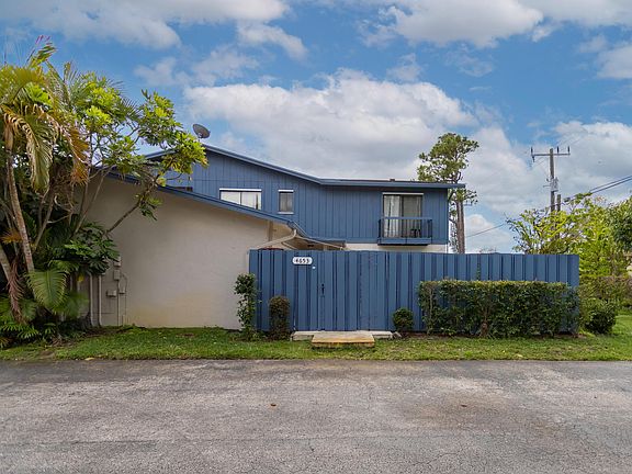 3rd image of 4653 Holly Lake Dr