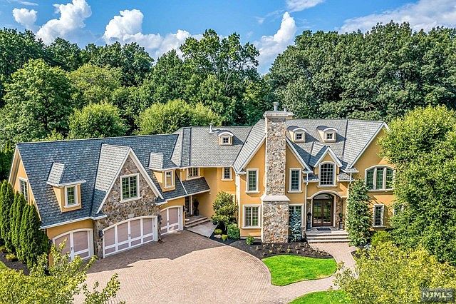 7 Blossom Ln, Mahwah, NJ 07430 | Zillow