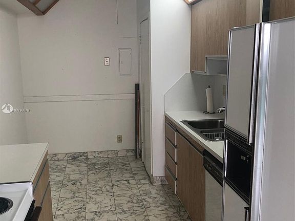 5th image of 19667 Turnberry Way APT 16C