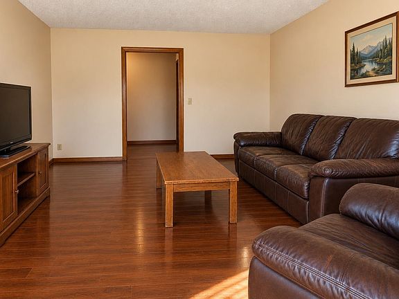 5th image of 4009 204b St
