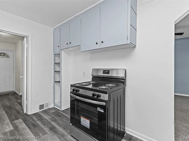 99 Tacoma Dr — Photo 14