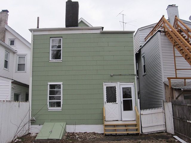 Building Photo 4