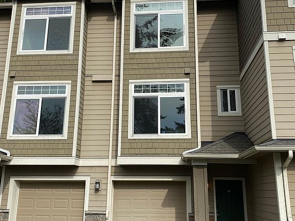2nd image of 3500 E Lake Sammamish Pkwy SE Unit 8105