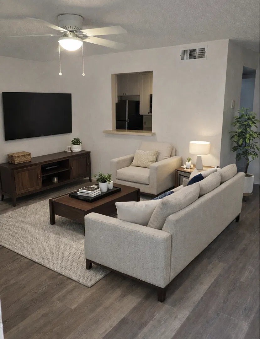 Woodland Hills — Photo 4