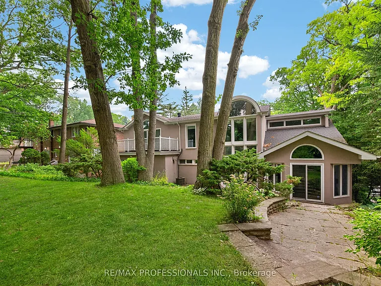 32 Edenbrook Hl — Photo 48