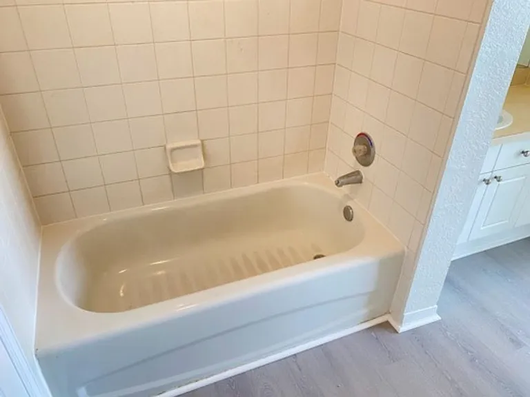 18001 Richmond Place Dr #836 — Photo 15