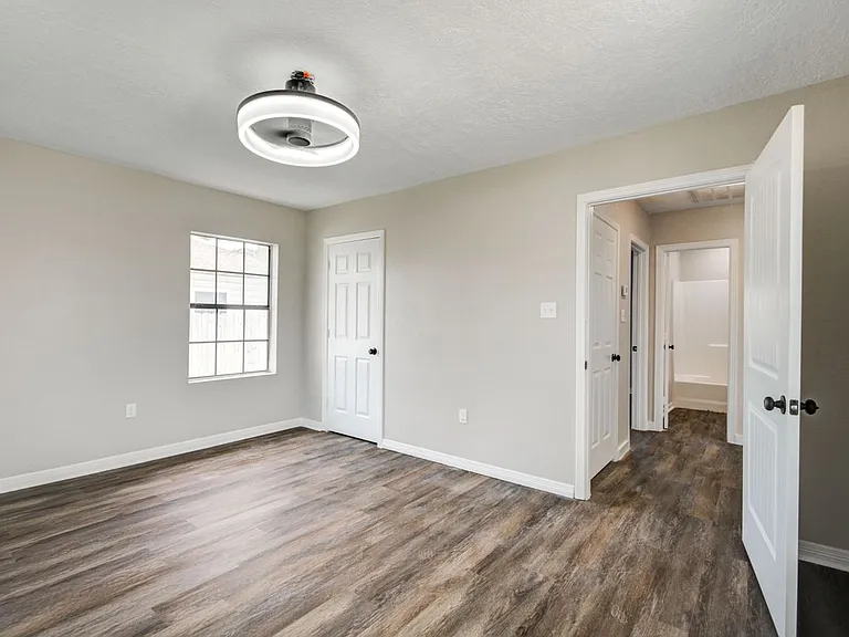 418 S Kansas St — Photo 17