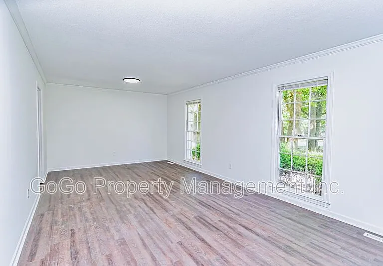 200 Lanewood Dr — Photo 8