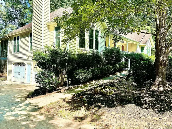 439 Abbington Ln, Douglasville, GA 30134