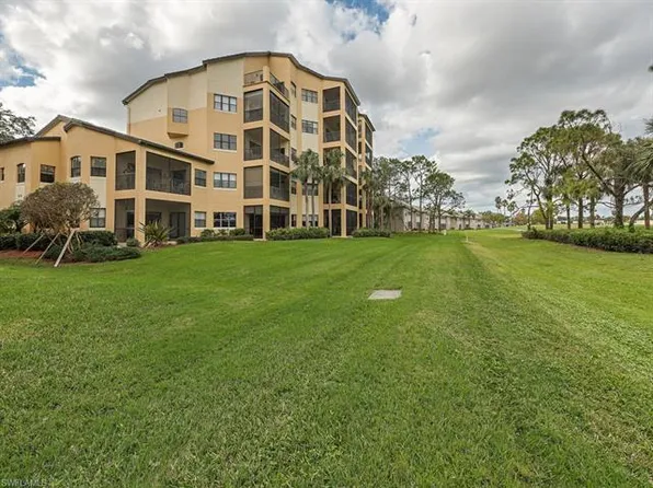 200 Vintage Cir APT 304, Naples, FL 34119