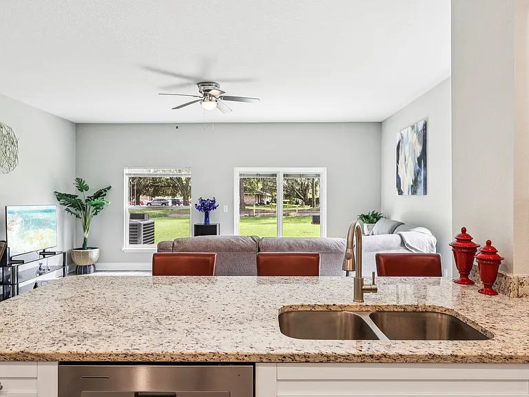 1108 Fox Lake Dr — Photo 19