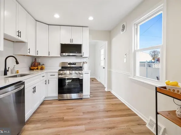 27 Terrace Rd, Essex, MD 21221