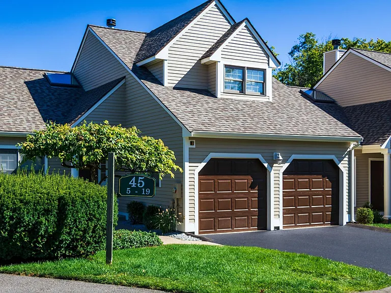 Briar Glen Village — Photo 15