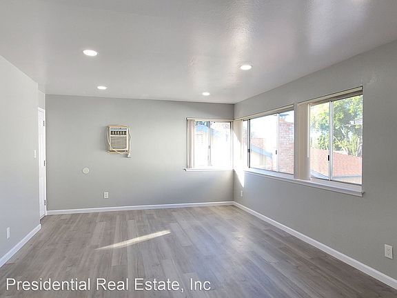 3rd image of 3762 Poinciana Dr #8