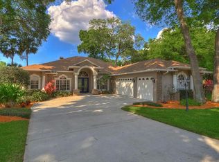 2428 Valrico Forest Dr, Valrico, FL 33594