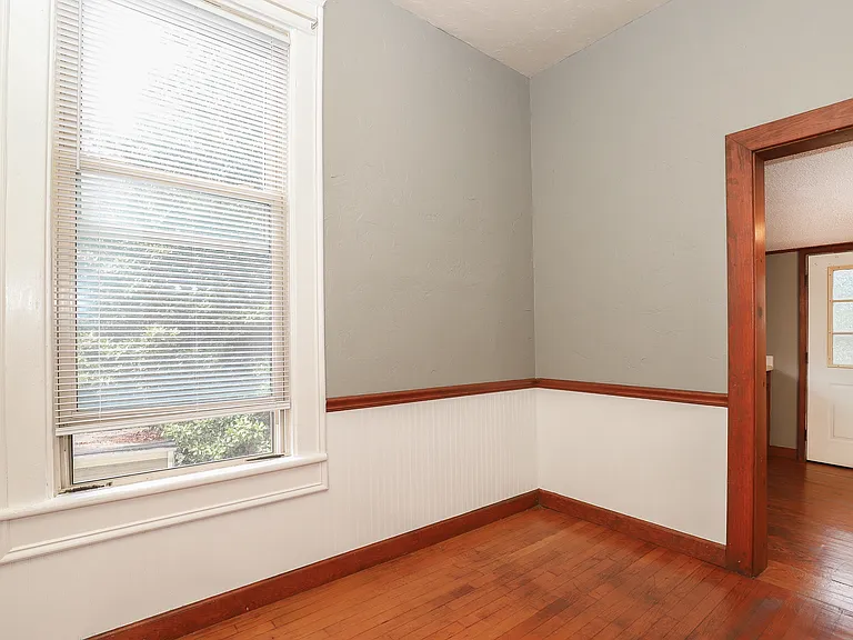 1025 W End Blvd #5 — Photo 6