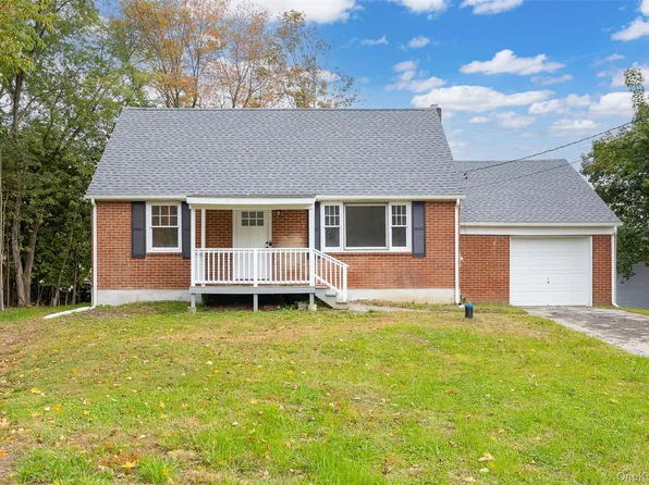 6 Morgan Circle, Hyde Park, NY 12538