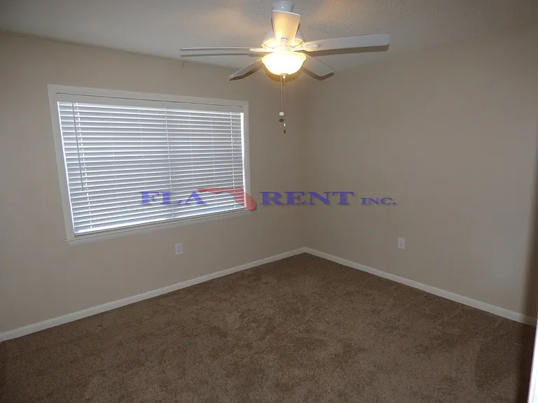 1160 Calle Del Norte #C — Photo 8