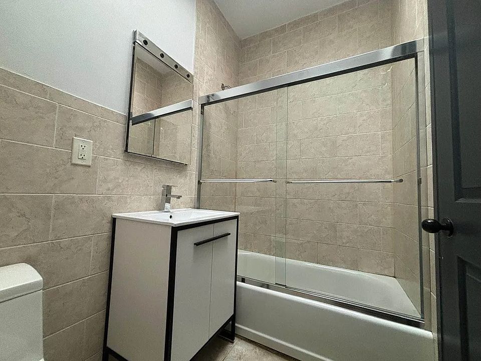 1st image of 750 Onderdonk Ave #3A