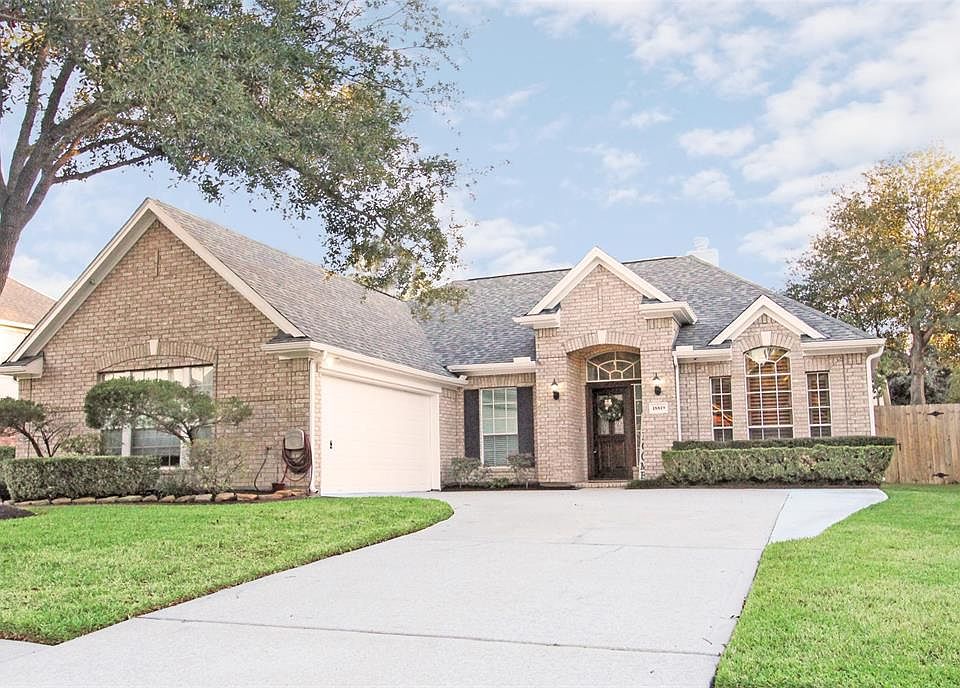 1st image of 18819 Park Harbor Dr