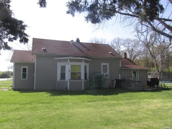 446 Daisy St, Mount Olive, IL 62069
