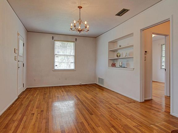 5th image of 1051 Barbara Ave