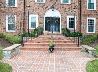 10 Jefferson Rd APT 1C, Saint Louis, MO 63119